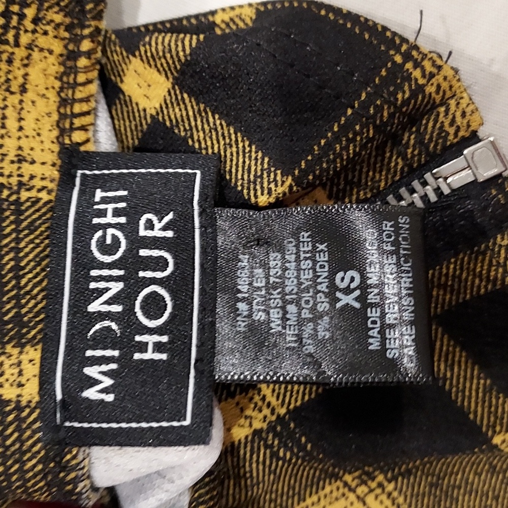 *Midnight Hour Black and Yellow Plaid Skater Skirt with Full Zipper Front  XS - Picture 7 of 9